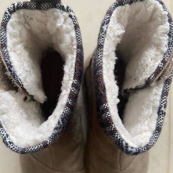 Toms Toddler Boots - Size 6 - Picture 6 of 6